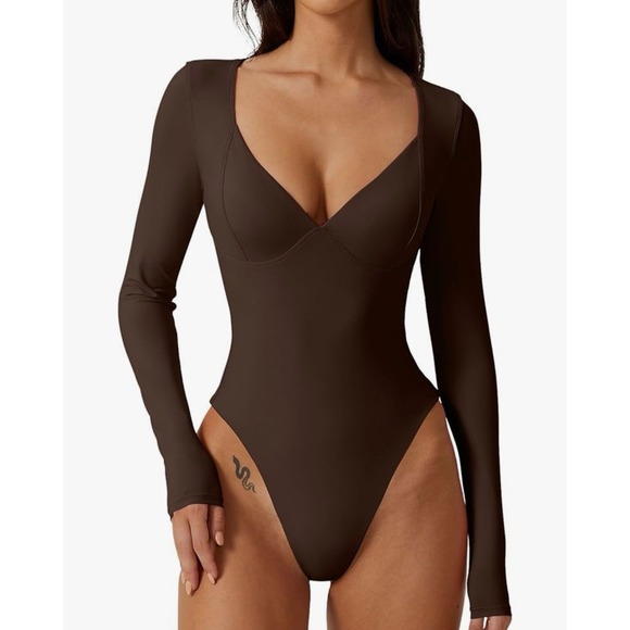 Tops - NWT Size Small QINSEN Women's Long Sleeve Bodysuit With V-Neck & Seamed Cups